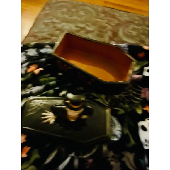 Halloween box coffin black pottery, glazed skeleton, grave digger bones - Picture 5 of 5